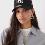 gorra negra mujer